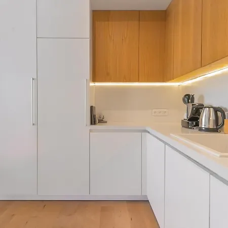 Designer Maisonette With Location By Flat Mаnager *