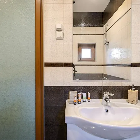 Designer Maisonette With Location By Flat Mаnager