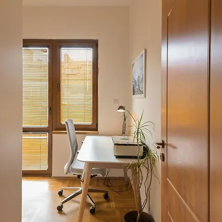 Designer Maisonette With Location By Flat Mаnager