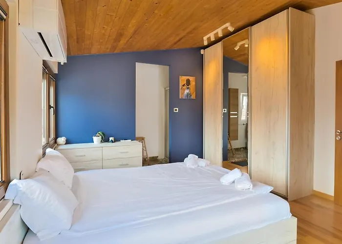 Designer Maisonette With Location By Flat Mаnager Appartement *